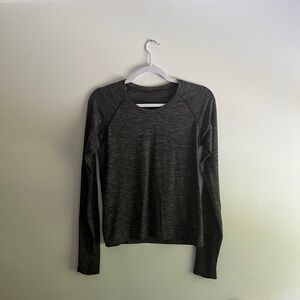 Lululemon Race Length Swiftly Tech Longsleeve Size 8